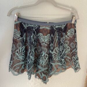 NWT!! Alexis, beautiful blue lace shorts, size M